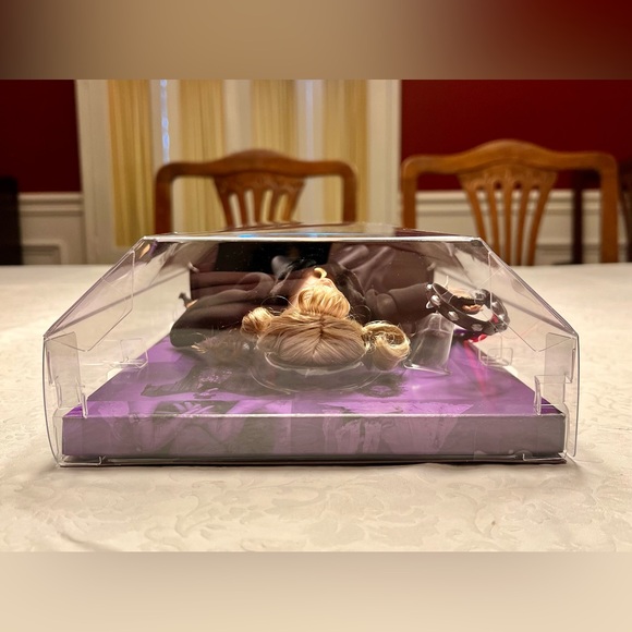 Barbie Signature Stevie Nicks Doll - Picture 7 of 8